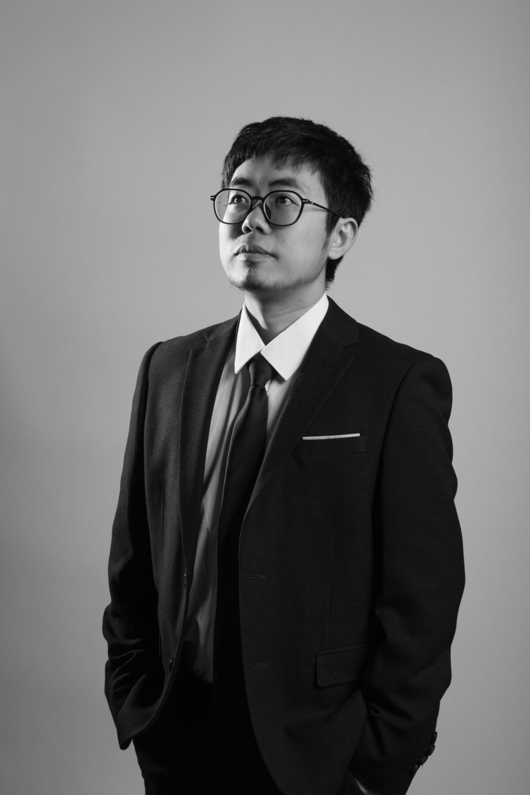 Professional headshot photographer in San Francisco Bay Area for business portraits