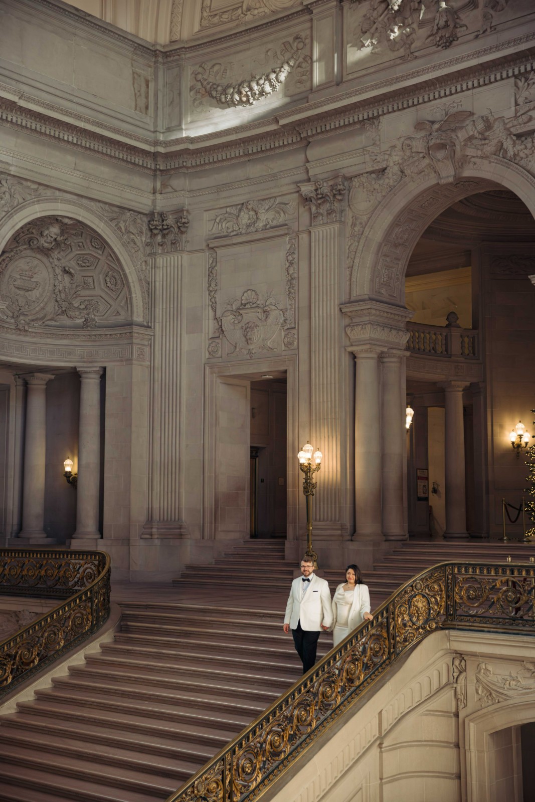 Romantic couple portrait at the Palace of Fine Arts in San Francisco by SlowMo Studio