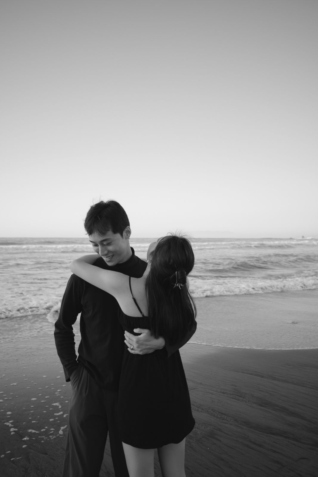 Best San Francisco couple photography capturing genuine romantic moments in urban setting